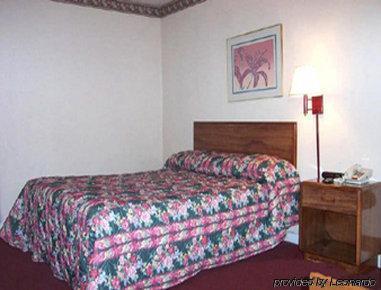 Knights Inn Hurricane Mills Habitación foto